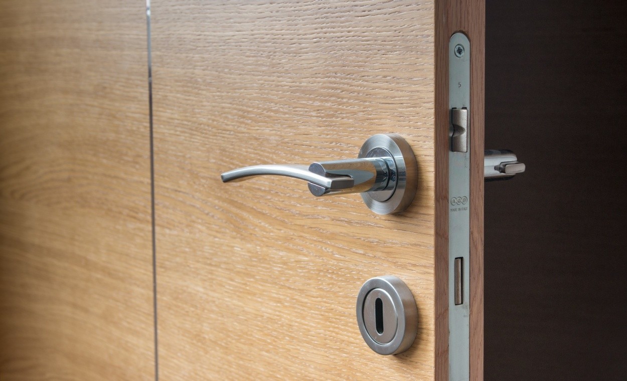 5 Popular Types of Door Locks - The Constructor